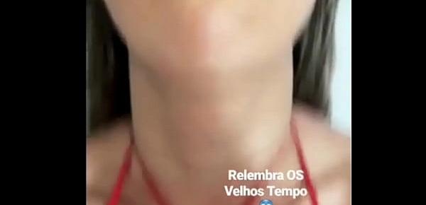  Rafaela de Melo dançando de fio dental